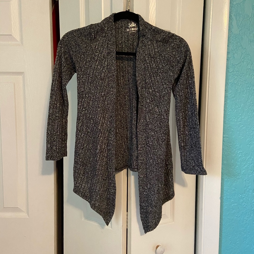 Girls dark grey sweater.